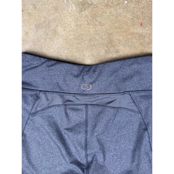CALIA by Carrie Underwood Women’s Leggings Small Gray Cropped Ruched Capri‎ - Picture 5 of 8